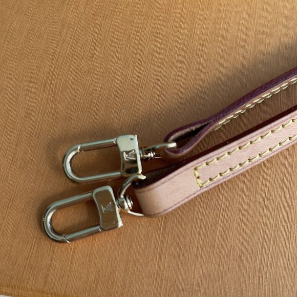 Louis Vuitton EVA CLUTCH with CROSSBODY STRAP in Great Condition - Picture 14 of 15